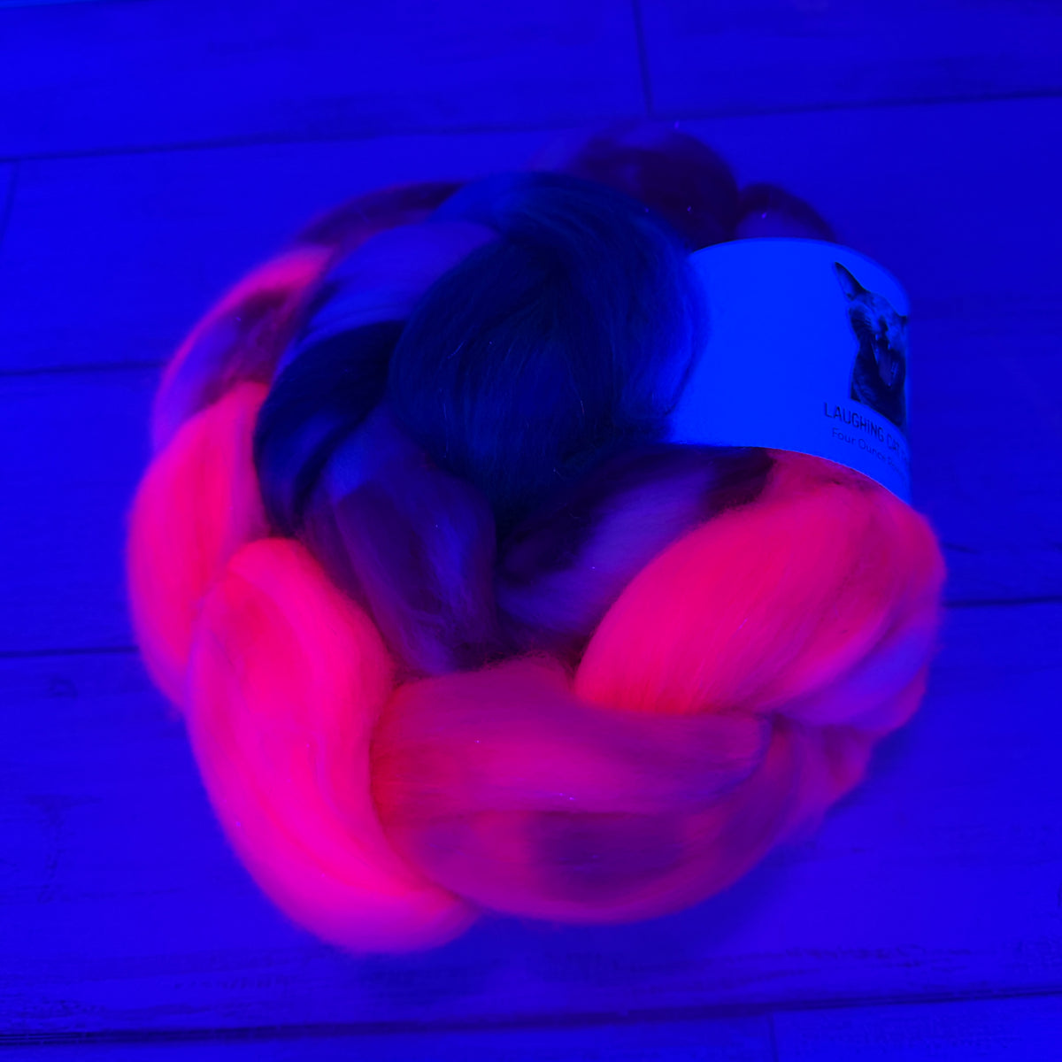 Wolf-Rayet 124 — Hand-Dyed Wool Roving