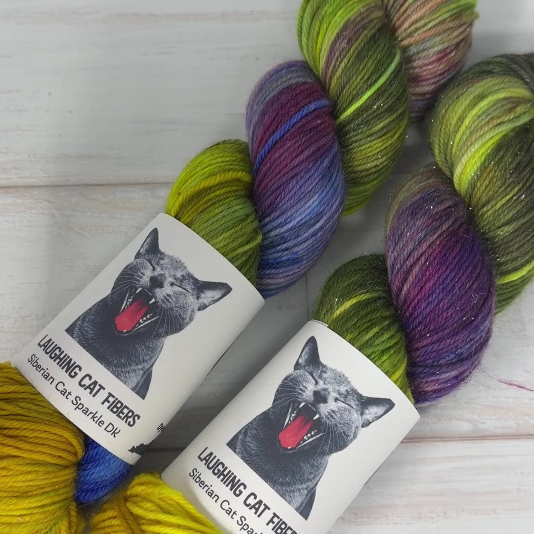 video clip of Water Lilies 1916 on Siberian Cat Sparkle DK yarn 